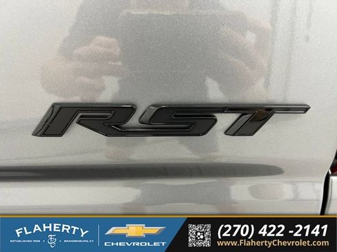 Used 2026 Chevrolet Silverado 1500 RST w/ Dark Appearance Package AWD/4WD image 18