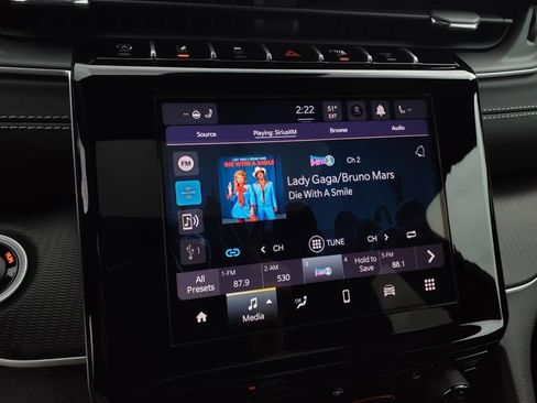 Used 2025 Jeep Grand Cherokee Laredo X w/ Luxury Tech Group I image 14