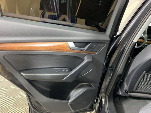 Used 2023 Audi Q5 2.0T Premium w/ Convenience Package image 31