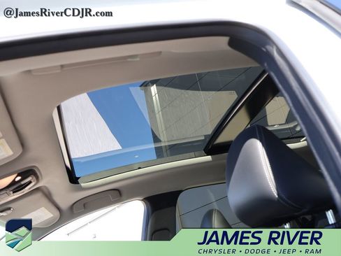 Used 2023 INFINITI QX50 Luxe image 26