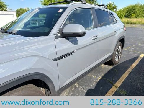 Used 2020 Volkswagen Atlas Cross Sport SEL AWD/4WD image 2