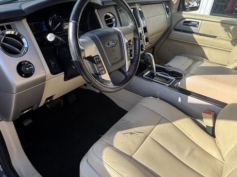 Used 2017 Ford Expedition EL Limited w/ Equipment Group 301A image 9