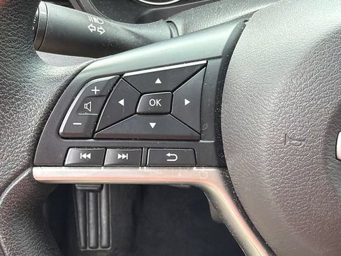 Used 2025 Nissan Altima 2.5 SV FWD image 24