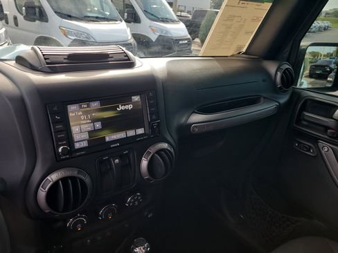 Used 2017 Jeep Wrangler Sport AWD/4WD image 16