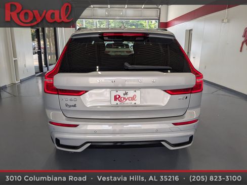 Certified 2024 Volvo XC60 B5 Plus AWD/4WD image 3
