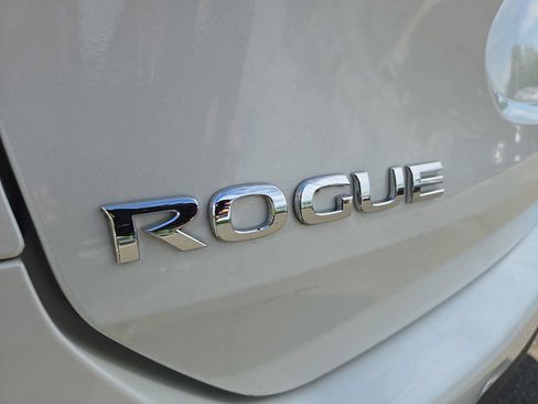 Used 2016 Nissan Rogue SV w/ SV Moonroof Package AWD/4WD image 29