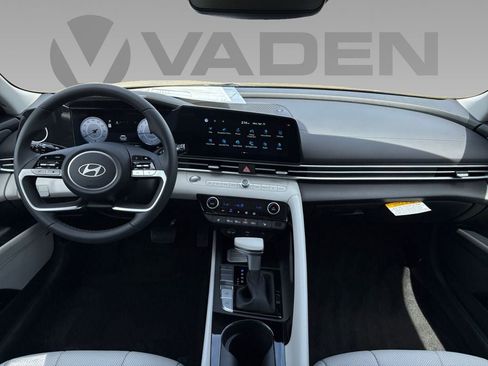 New 2026 Hyundai Elantra Limited FWD image 2