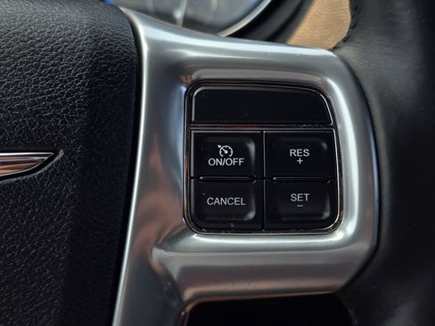Used 2013 Chrysler 300 Touring w/ Driver Convenience Group RWD image 28