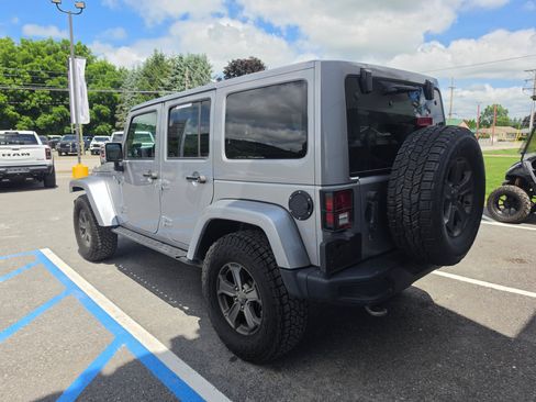 Used 2018 Jeep Wrangler Unlimited Sport AWD/4WD image 6
