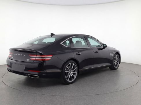 Used 2025 Genesis G70 2.5T image 9