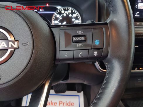 Used 2023 Nissan Rogue SV w/ SV Premium Package image 14