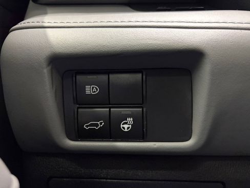 Used 2022 Toyota Highlander Limited FWD image 25
