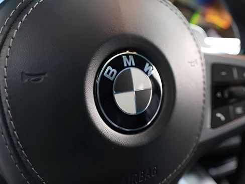 Used 2022 BMW X5 sDrive40i w/ M Sport Package RWD image 45