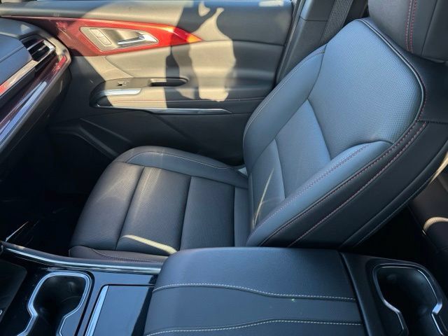 Certified 2025 Chevrolet Traverse Z71 w/ Driver Confidence Package AWD/4WD image 28