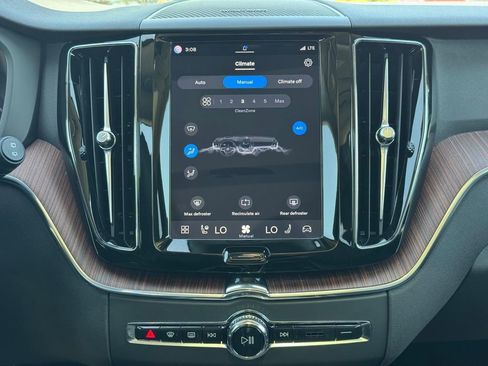 Certified 2023 Volvo XC60 B5 Plus w/ Climate Package AWD/4WD image 13