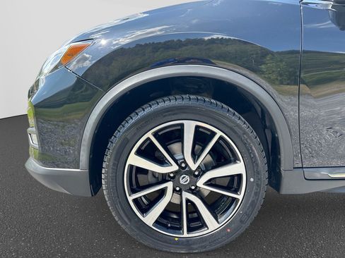 Used 2020 Nissan Rogue SL AWD/4WD image 14