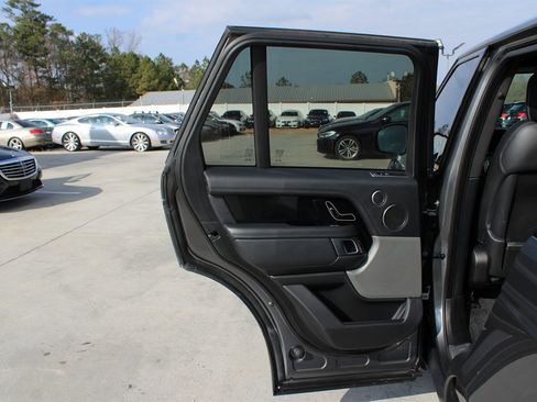 Used 2018 Land Rover Range Rover Supercharged image 35