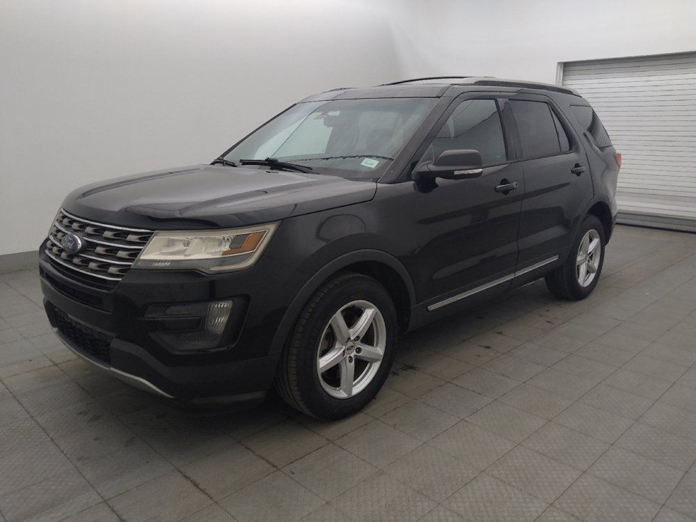 Used 2016 Ford Explorer XLT w/ Equipment Group 202A AWD/4WD image 2