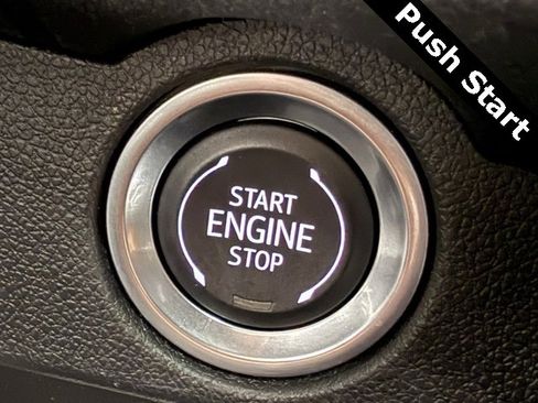 Used 2025 Chevrolet Traverse LT image 23