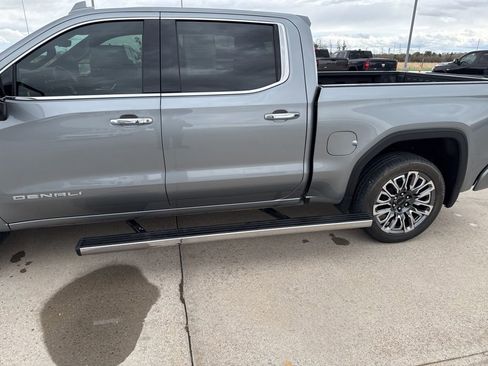 Used 2024 GMC Sierra 1500 Denali Ultimate AWD/4WD image 11