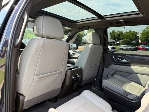 Used 2023 GMC Yukon XL SLT AWD/4WD image 27