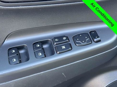 Used 2018 Hyundai Kona SEL w/ SEL Tech Package 02 image 11