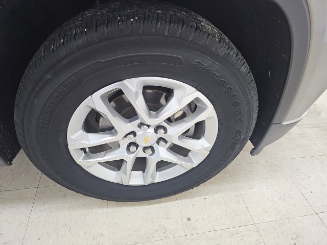 Used 2018 Chevrolet Traverse LT FWD image 12