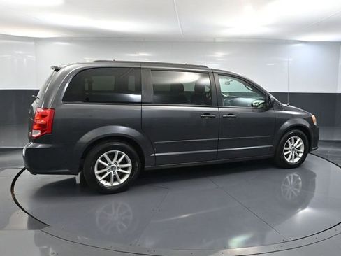 Used 2016 Dodge Grand Caravan SXT FWD image 4