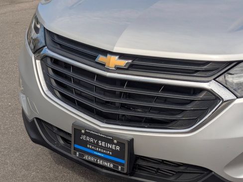 Used 2020 Chevrolet Equinox LS FWD image 9
