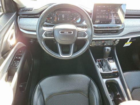 Certified 2022 Jeep Compass Latitude w/ Convenience Group image 11