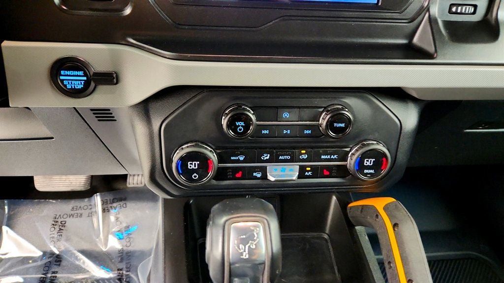 Used 2023 Ford Bronco Badlands AWD/4WD image 17