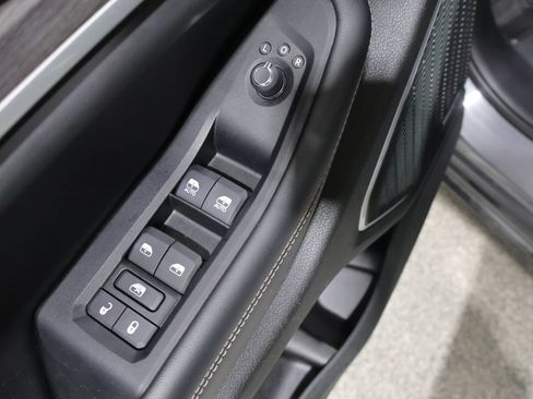Certified 2023 Jeep Grand Cherokee L Limited w/ Luxury Tech Group II AWD/4WD image 15