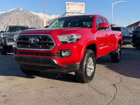 Used 2016 Toyota Tacoma TRD Sport image 59