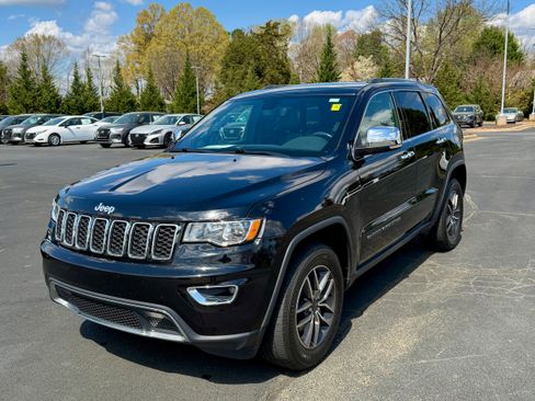 Used 2020 Jeep Grand Cherokee Limited w/ Luxury Group II image 2