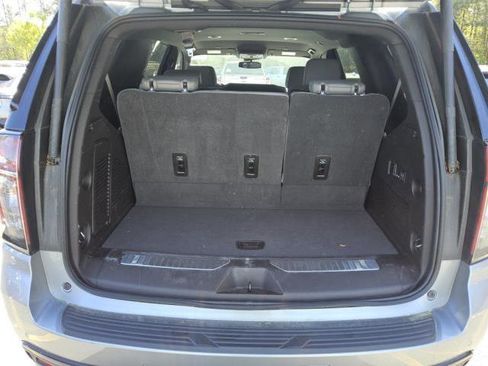 Used 2024 Chevrolet Tahoe Z71 w/ Luxury Package image 9