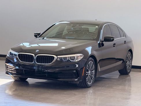 Used 2019 BMW 530i w/ Convenience Package image 3