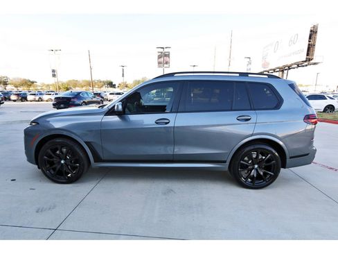Used 2023 BMW X7 xDrive40i w/ Executive Package image 5