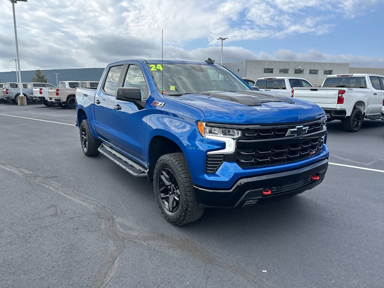 Used 2024 Chevrolet Silverado 1500 LT Trail Boss AWD/4WD image 1