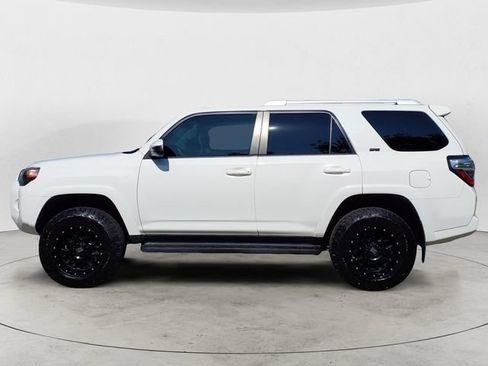 Used 2016 Toyota 4Runner SR5 AWD/4WD image 8