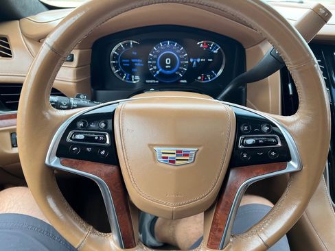 Used 2017 Cadillac Escalade ESV Platinum image 36