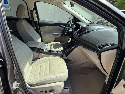 Used 2015 Ford Escape Titanium image 4