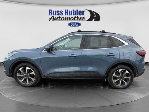 Used 2023 Ford Escape Platinum AWD/4WD image 3