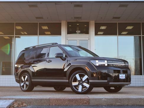 Used 2025 Hyundai Santa Fe Limited image 2