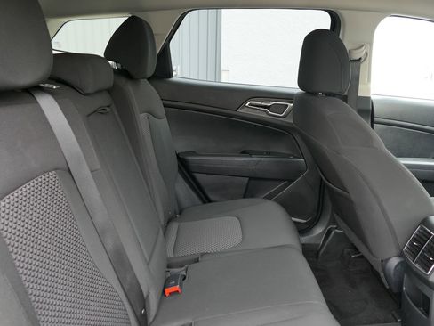Used 2025 Kia Sportage LX FWD image 29