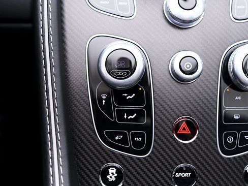 Used 2016 Aston Martin DB9 GT RWD image 88