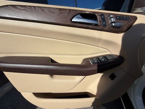 Used 2017 Mercedes-Benz GLE 350 4MATIC w/ Premium 2 Package image 17