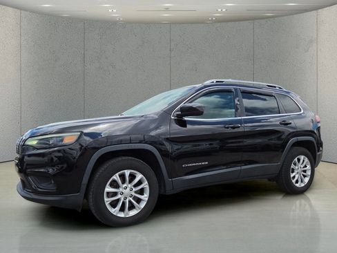 Used 2019 Jeep Cherokee Latitude w/ Cold Weather Group AWD/4WD image 9