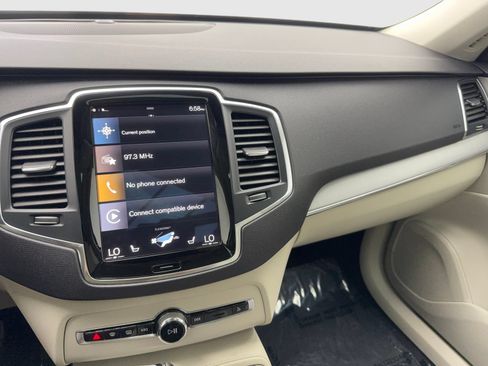 Used 2022 Volvo XC90 T5 Momentum w/ Climate Package FWD image 24