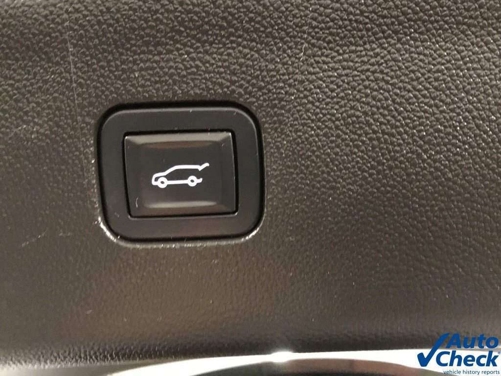 Used 2018 Buick Enclave Essence AWD/4WD image 13