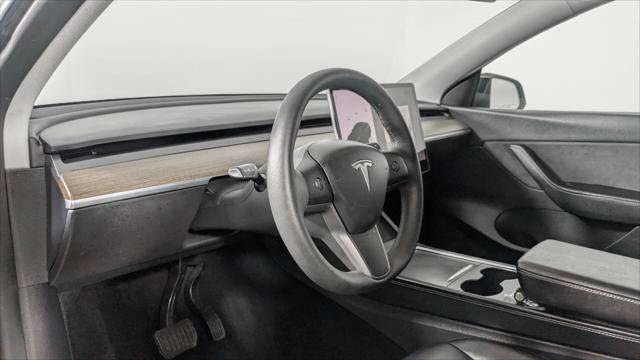 Used 2022 Tesla Model Y Long Range AWD/4WD image 19